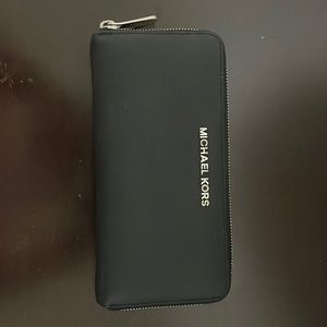 Michaels Kora Women Wallet